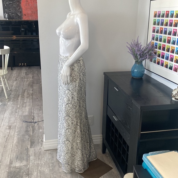 Vintage Belle by BADGLEY MISCHKA Floral Lace Overlay Fishtail Maxi Skirt Size 6 - Picture 9 of 12